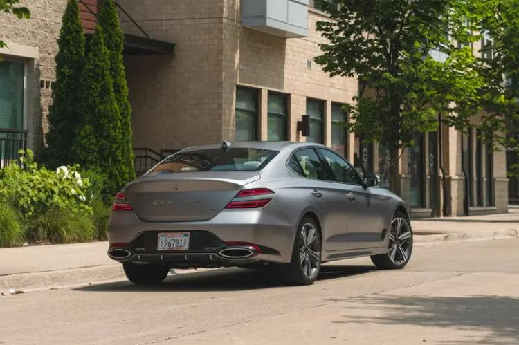 Genesis G70
