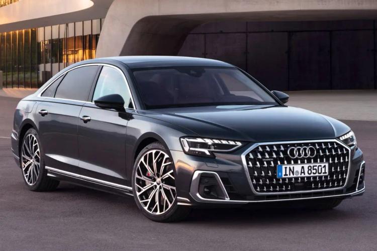 Audi S8