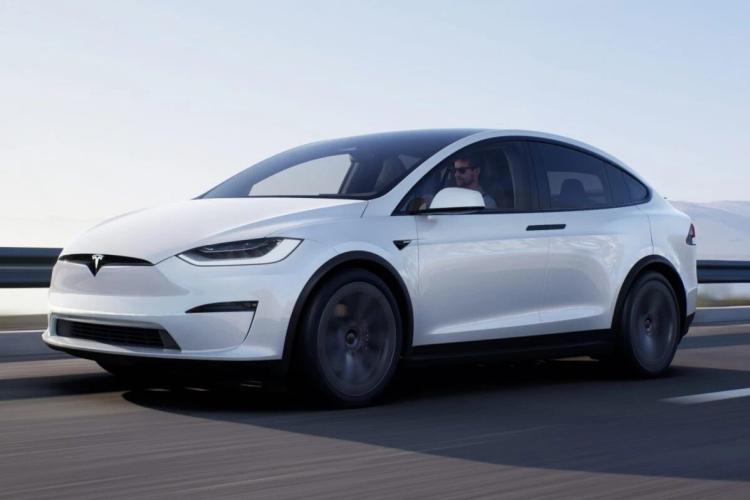Tesla Model X Plaid