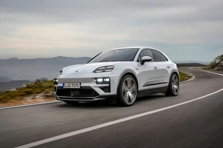 Porsche Macan Ev