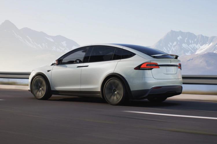 Tesla Model X Plaid